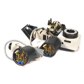 036-085.021nr Leica Wetzlar 020-675.102 Lot Of 2 And Vertical Illuminators As/is