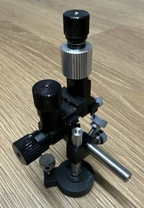 U-31cf Narishige Micromanipulator Magnet Base Serial 09006