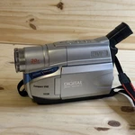 Jvc GR-AXM18U Camcorder 2.5" Lcd Screen 20X Zoom Vhs-c Vcr Tape Transfer Tested. Fixed Price $70.00.