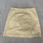 Wild Fable Skirt Womens 4 Yellow Floral Twill Mini Lined Slit Stretch Casual. Fixed Price $10.95.