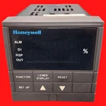 Honeywell Universal Digital Controller UDC3300 (DC330L-E0-000-10-0F0000-00-0). Fixed Price $210.00.
